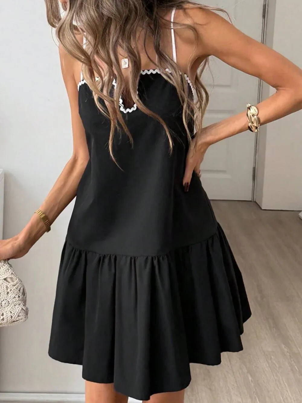 Black Casual Women's Color Block Ruffled Hem A-Line Dress - Picture 3 of 6